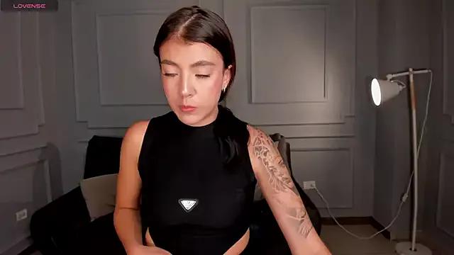 Girls: discover live performances with matured cam models, from teasing to fixations, in a variety of stunning live sex cams.