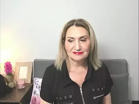 IsabellaSexyMilf from StripChat is Freechat