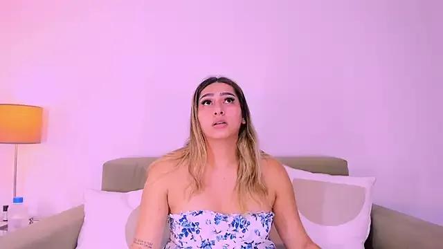 Girls: discover live performances with matured cam models, from teasing to fixations, in a variety of stunning live sex cams.