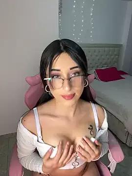 Girls: discover live performances with matured cam models, from teasing to fixations, in a variety of stunning live sex cams.