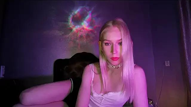 Girls: discover live performances with matured cam models, from teasing to fixations, in a variety of stunning live sex cams.