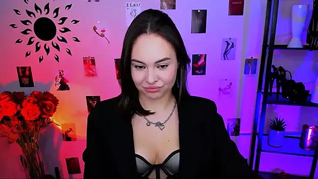 Girls: discover live performances with matured cam models, from teasing to fixations, in a variety of stunning live sex cams.