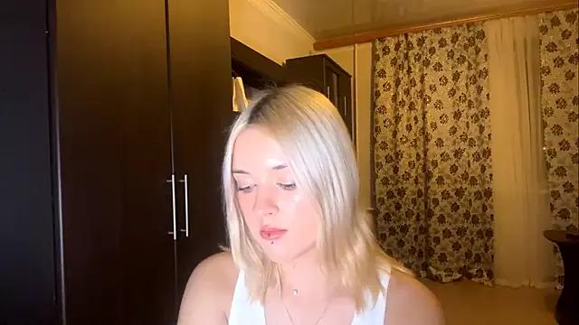 Jenniferboom from StripChat