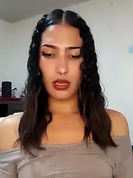 Girls: discover live performances with matured cam models, from teasing to fixations, in a variety of stunning live sex cams.