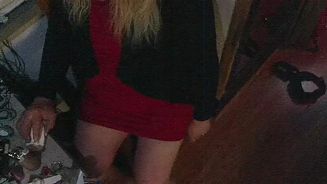 Girls: discover live performances with matured cam models, from teasing to fixations, in a variety of stunning live sex cams.