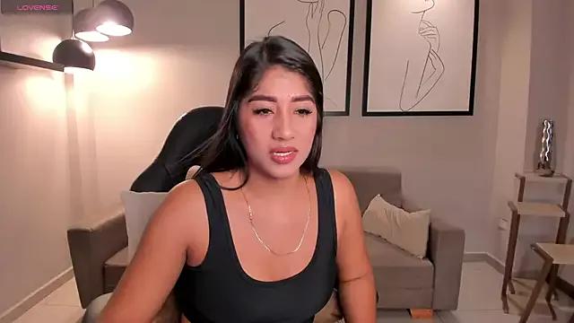 Girls: discover live performances with matured cam models, from teasing to fixations, in a variety of stunning live sex cams.