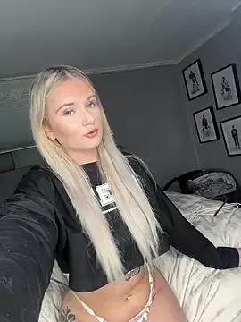 Girls: discover live performances with matured cam models, from teasing to fixations, in a variety of stunning live sex cams.