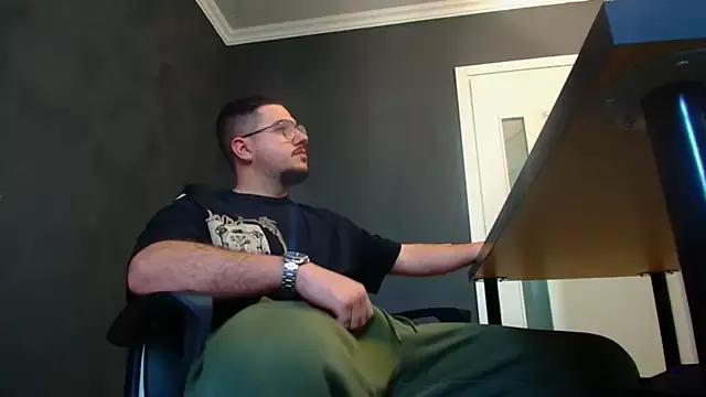JoshKnights from StripChat is Freechat