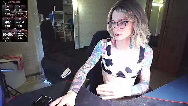 Julia_dolls from StripChat is Freechat