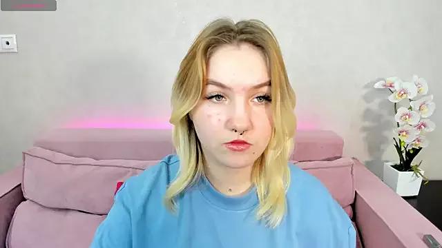 Julia_Jips from StripChat is Freechat