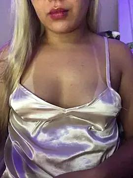 Girls: discover live performances with matured cam models, from teasing to fixations, in a variety of stunning live sex cams.