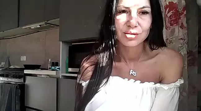 JulianaGold1 from StripChat is Freechat
