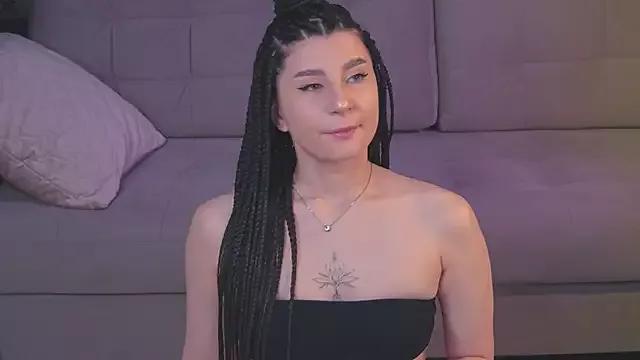 JuliaWangg from StripChat is Freechat