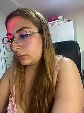 Girls: discover live performances with matured cam models, from teasing to fixations, in a variety of stunning live sex cams.