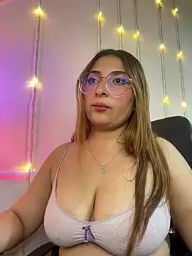Girls: discover live performances with matured cam models, from teasing to fixations, in a variety of stunning live sex cams.