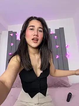 Girls: discover live performances with matured cam models, from teasing to fixations, in a variety of stunning live sex cams.