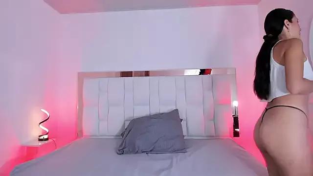 Girls: discover live performances with matured cam models, from teasing to fixations, in a variety of stunning live sex cams.