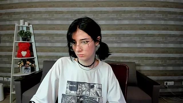Girls: discover live performances with matured cam models, from teasing to fixations, in a variety of stunning live sex cams.