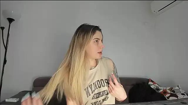 Girls: discover live performances with matured cam models, from teasing to fixations, in a variety of stunning live sex cams.