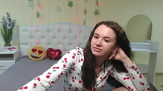 KaraCriegs on StripChat 