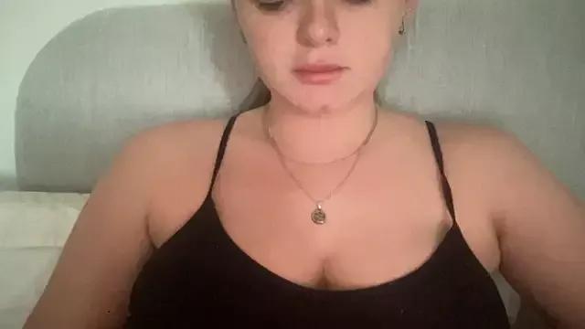 KaraLeee from StripChat