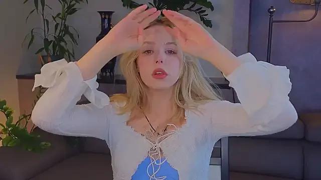 KarenHiill from StripChat is Freechat