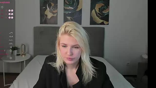 Girls: discover live performances with matured cam models, from teasing to fixations, in a variety of stunning live sex cams.