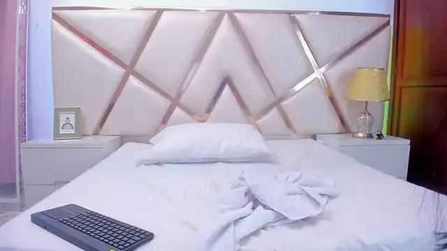 Girls: discover live performances with matured cam models, from teasing to fixations, in a variety of stunning live sex cams.