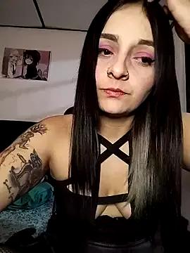 KARINNA__RAVEN from StripChat is Freechat