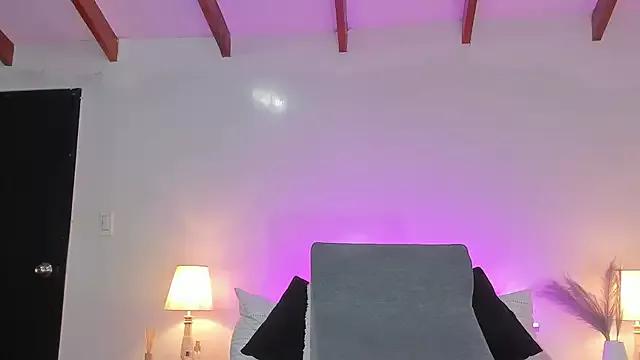 Girls: discover live performances with matured cam models, from teasing to fixations, in a variety of stunning live sex cams.