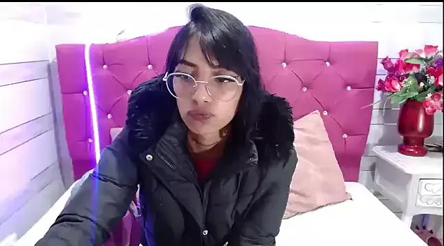 Girls: discover live performances with matured cam models, from teasing to fixations, in a variety of stunning live sex cams.