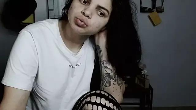 Girls: discover live performances with matured cam models, from teasing to fixations, in a variety of stunning live sex cams.