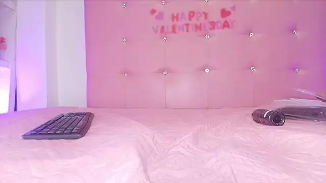 Girls: discover live performances with matured cam models, from teasing to fixations, in a variety of stunning live sex cams.