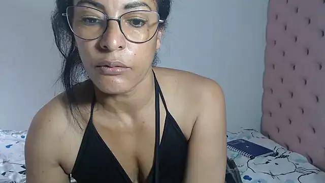 kateleyagrey from StripChat is Freechat