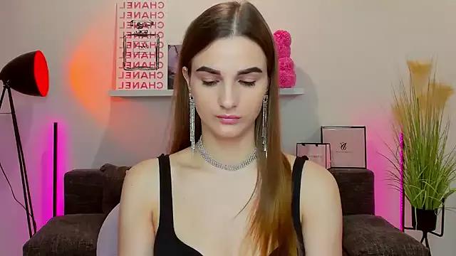 Girls: discover live performances with matured cam models, from teasing to fixations, in a variety of stunning live sex cams.