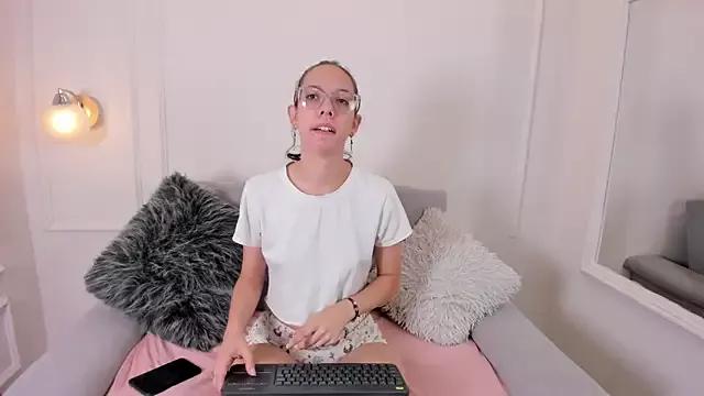 Girls: discover live performances with matured cam models, from teasing to fixations, in a variety of stunning live sex cams.