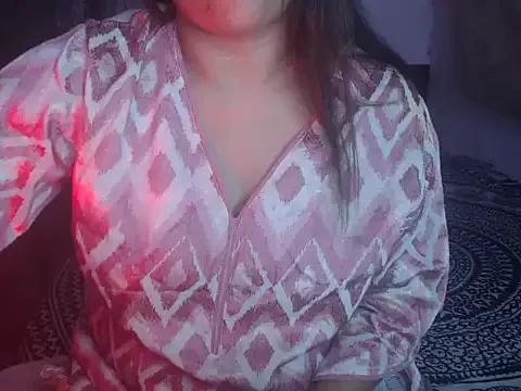Girls: discover live performances with matured cam models, from teasing to fixations, in a variety of stunning live sex cams.