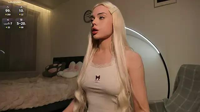 Girls: discover live performances with matured cam models, from teasing to fixations, in a variety of stunning live sex cams.