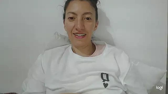 Girls: discover live performances with matured cam models, from teasing to fixations, in a variety of stunning live sex cams.