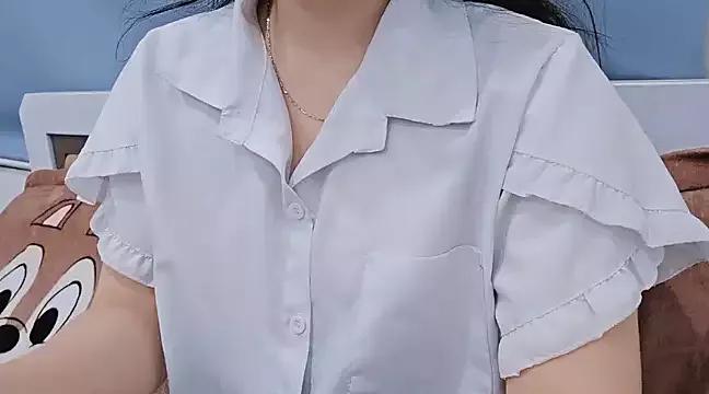 Kemmy_babe20 from StripChat