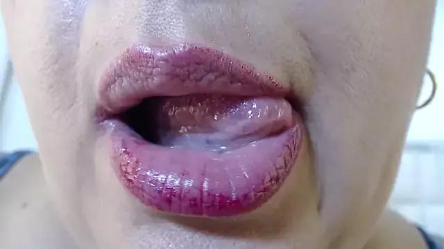 Girls: discover live performances with matured cam models, from teasing to fixations, in a variety of stunning live sex cams.