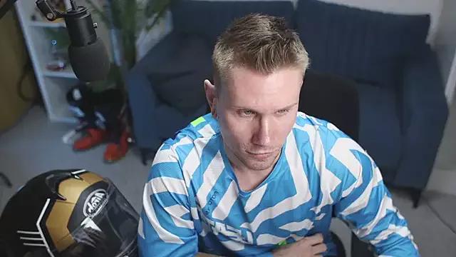 kevin-park from StripChat is Freechat