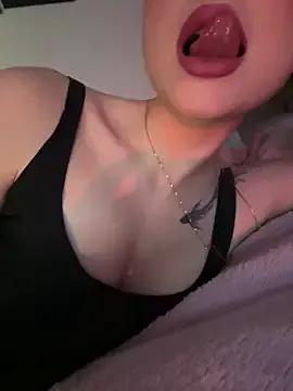 Girls: discover live performances with matured cam models, from teasing to fixations, in a variety of stunning live sex cams.