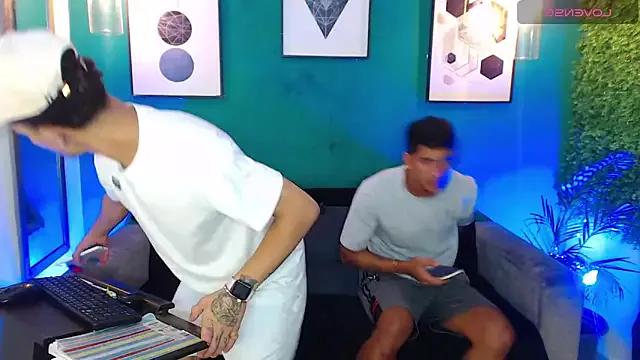 Kings_of_heaven from StripChat is Freechat