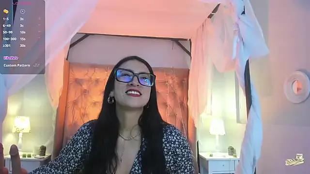 Girls: discover live performances with matured cam models, from teasing to fixations, in a variety of stunning live sex cams.