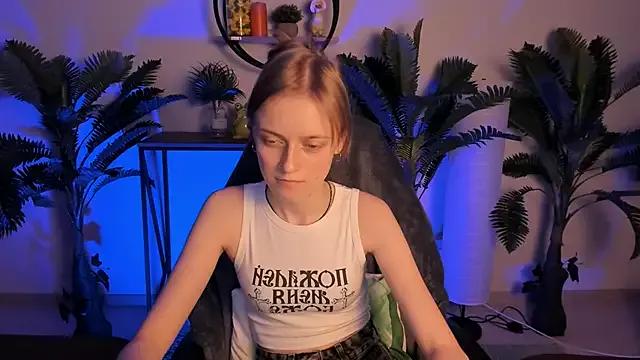 KiraMontoya from StripChat is Freechat