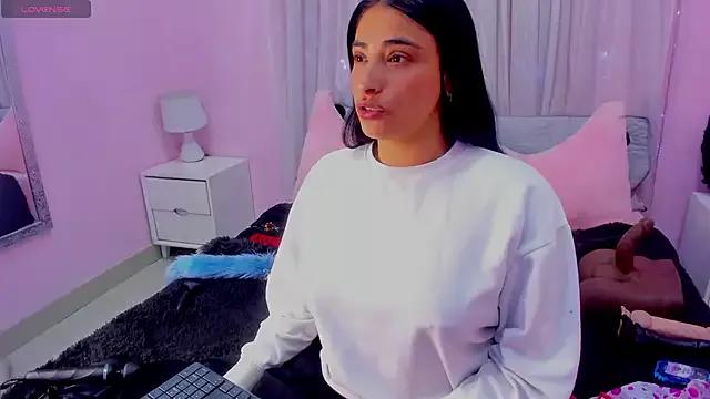 Girls: discover live performances with matured cam models, from teasing to fixations, in a variety of stunning live sex cams.