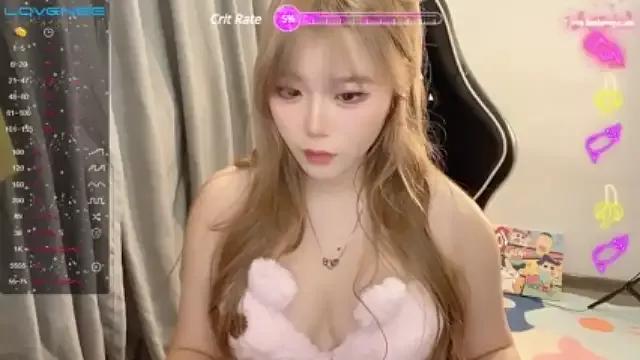 Kitty__18 from StripChat