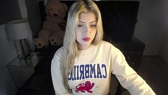 Girls: discover live performances with matured cam models, from teasing to fixations, in a variety of stunning live sex cams.