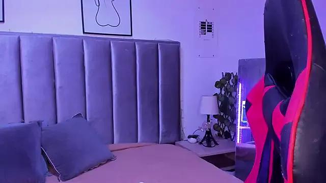 Kitty_Gang from StripChat is Freechat